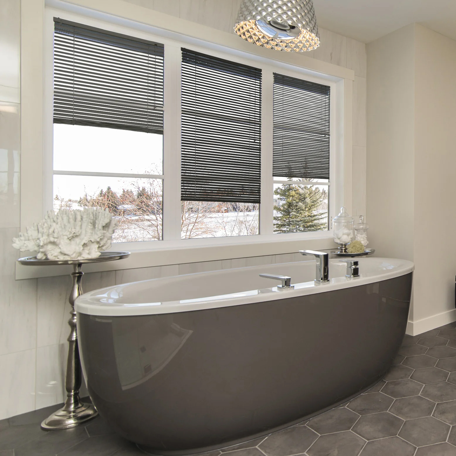 Aluminium blinds bathroom 1 - Zendecor advisory articles